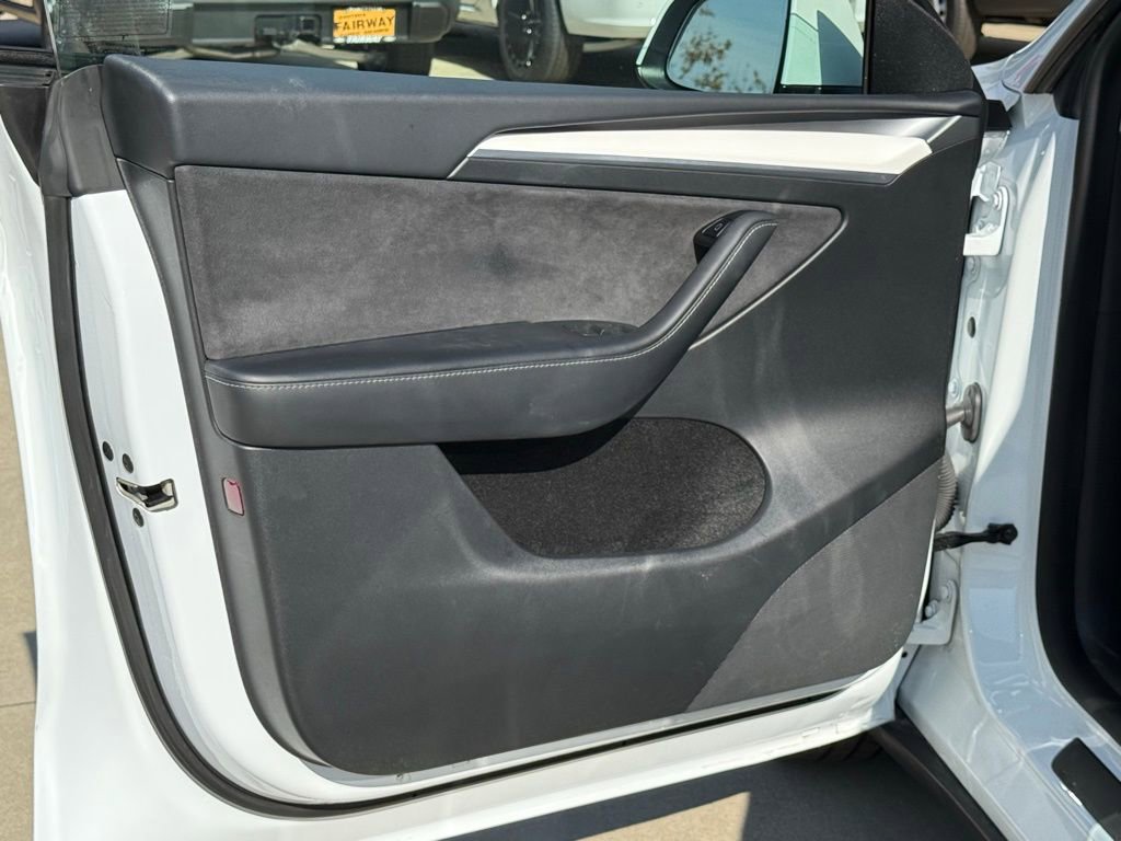 Used 2023 Tesla Model Y Long Range image 12