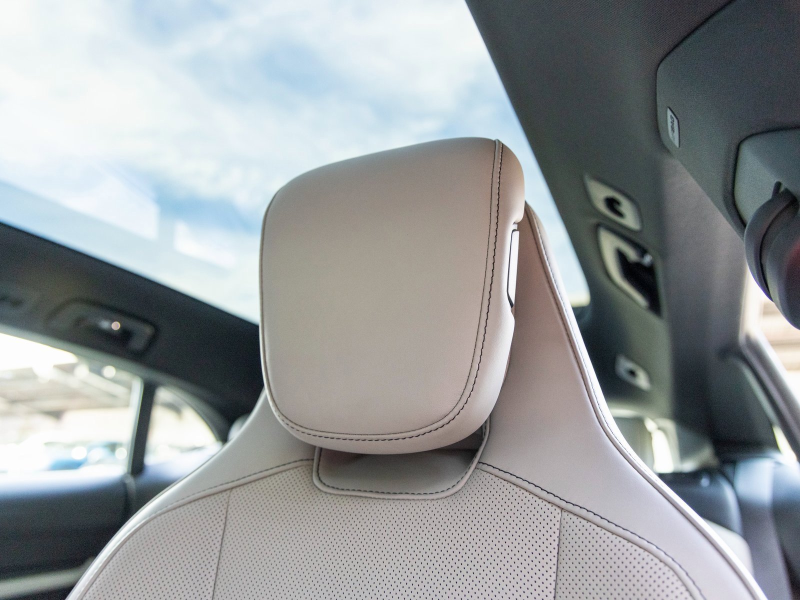 Certified 2022 Porsche Taycan 4 Cross Turismo image 28