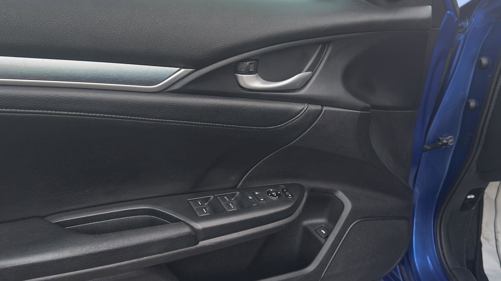 Used 2016 Honda Civic EX-L image 10