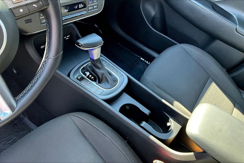 Certified 2025 Hyundai Kona SEL image 10