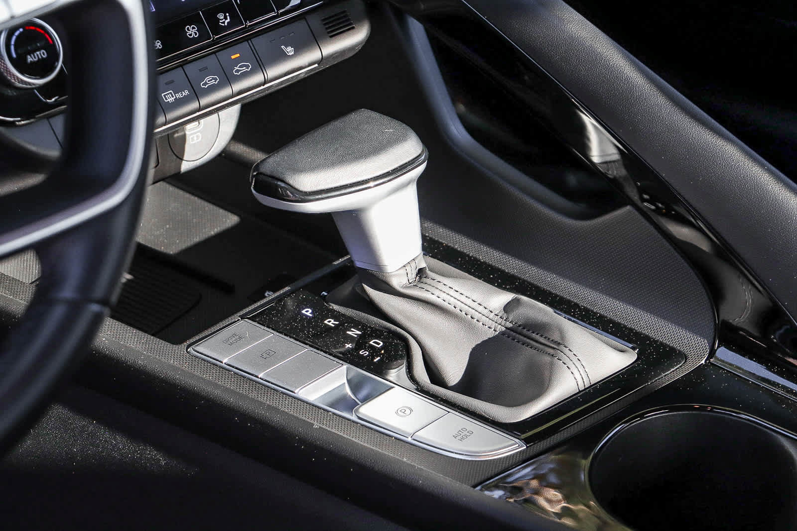 Certified 2025 Hyundai Elantra SEL FWD image 21