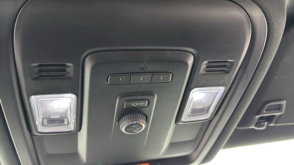 Used 2024 Chevrolet Tahoe LT image 32