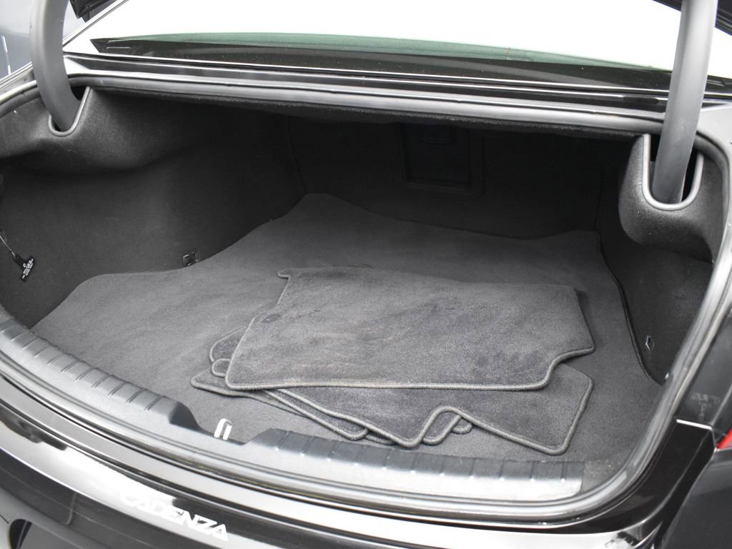 Used 2018 Kia Cadenza Limited image 31
