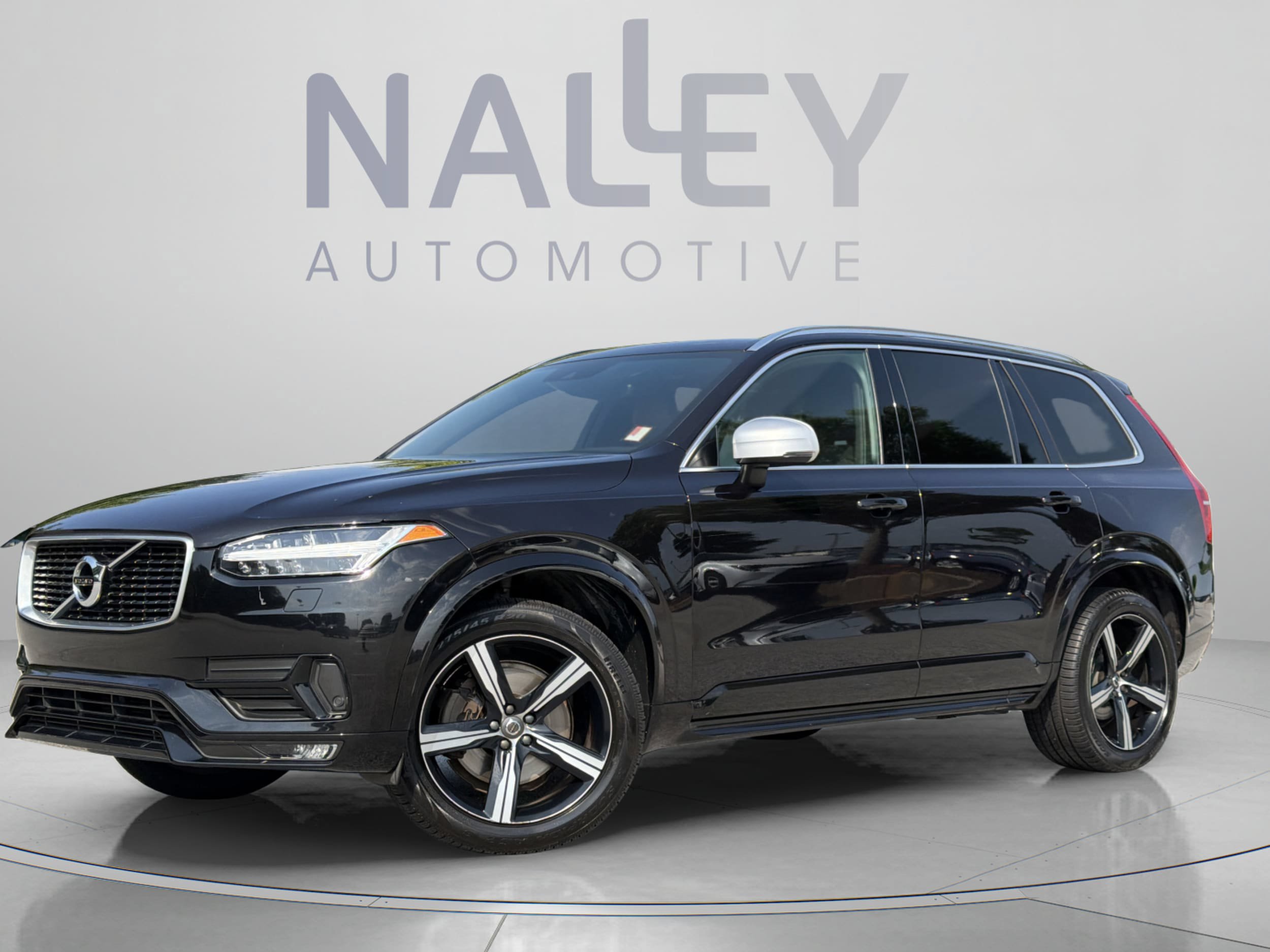 Used 2017 Volvo XC90 T5 R-Design FWD image 1