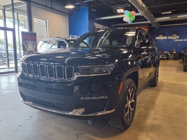 Used 2024 Jeep Grand Cherokee L Limited AWD/4WD image 4
