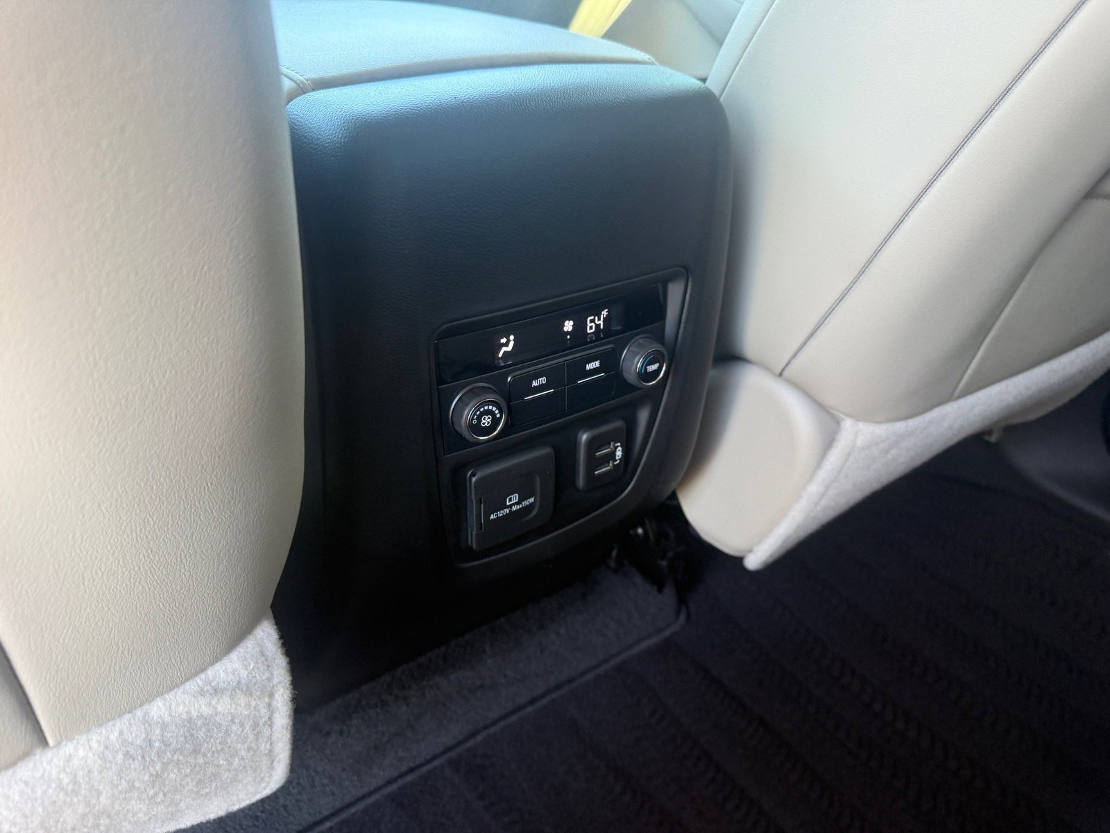 Used 2020 Buick Enclave Essence w/ Sound and Sites Package image 25