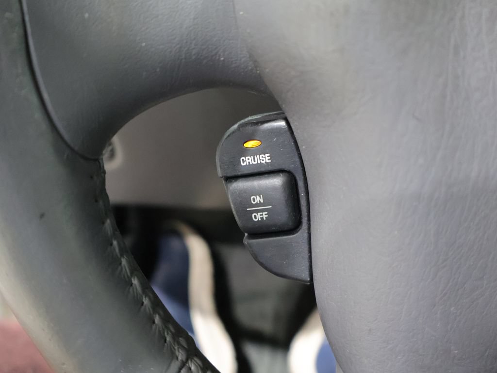 Used 2003 Oldsmobile Alero GL FWD image 28