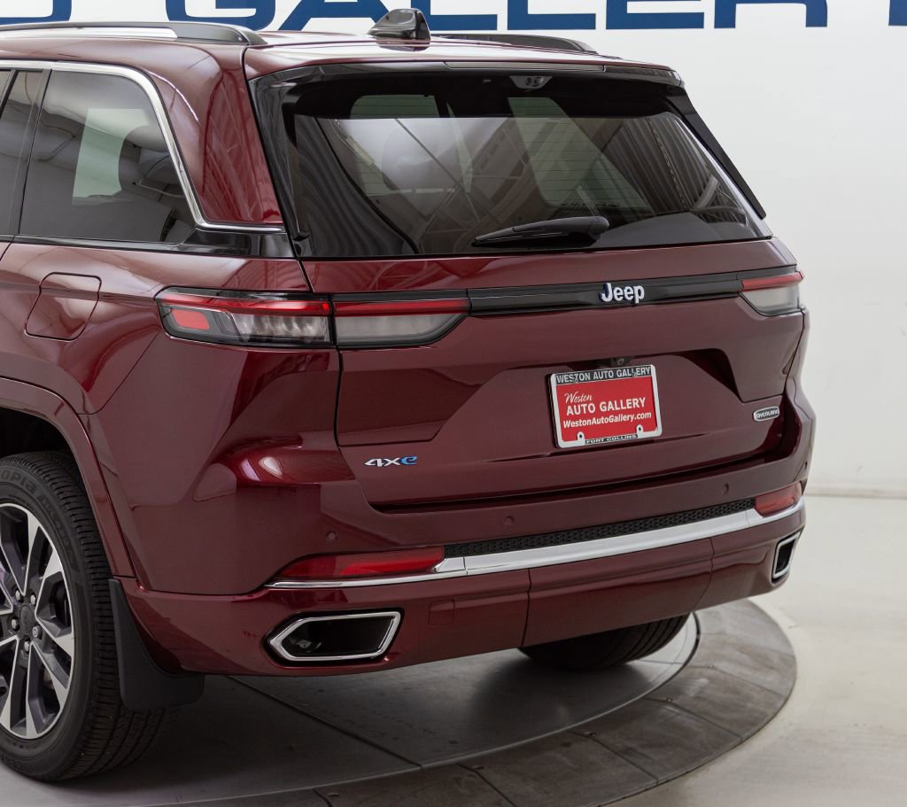 Used 2023 Jeep Grand Cherokee Overland w/ Advanced Protech Group III image 15