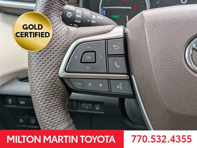 Certified 2023 Toyota Sienna Platinum FWD image 23