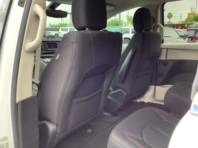 Used 2017 Chrysler Pacifica LX w/ Tire & Wheel Group FWD image 25