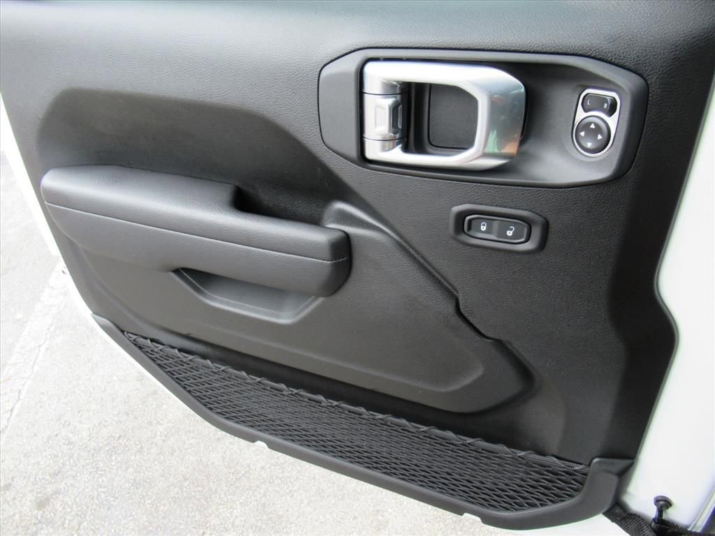 Certified 2024 Jeep Gladiator Mojave w/ Technology Group image 28