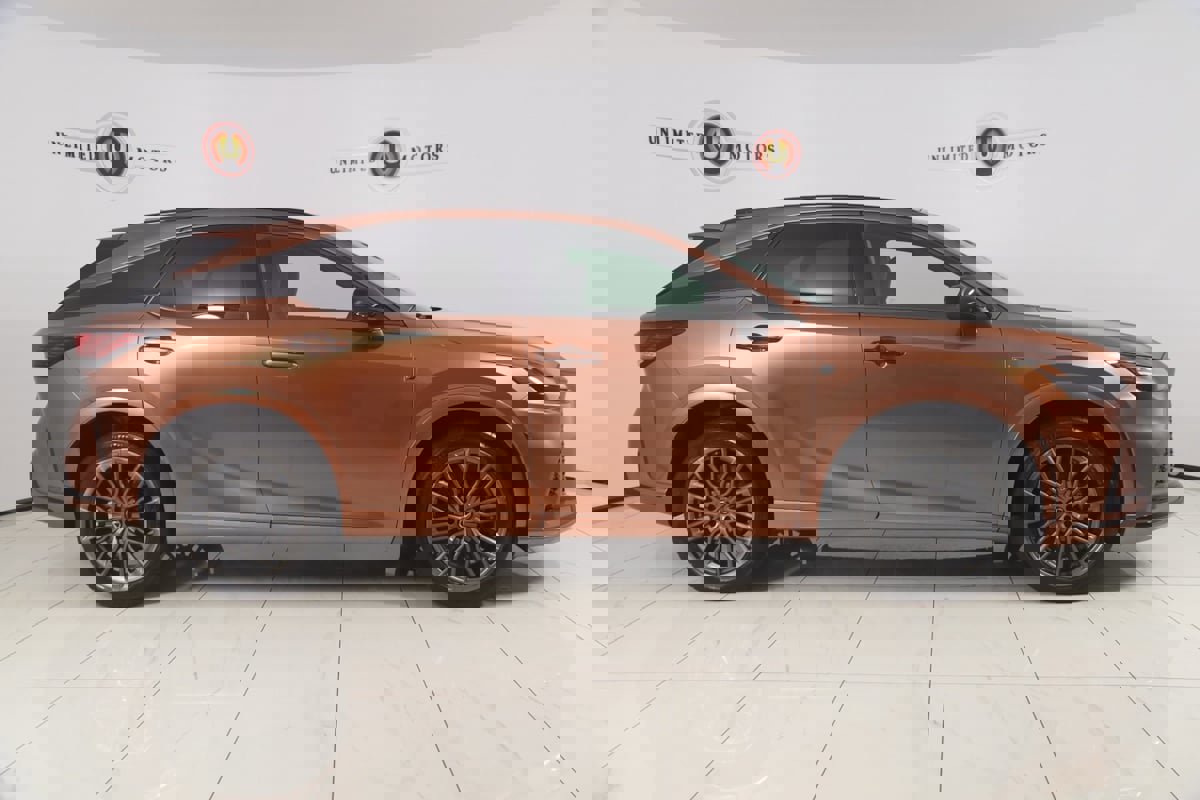 Used 2023 Lexus RX 500h F Sport image 2