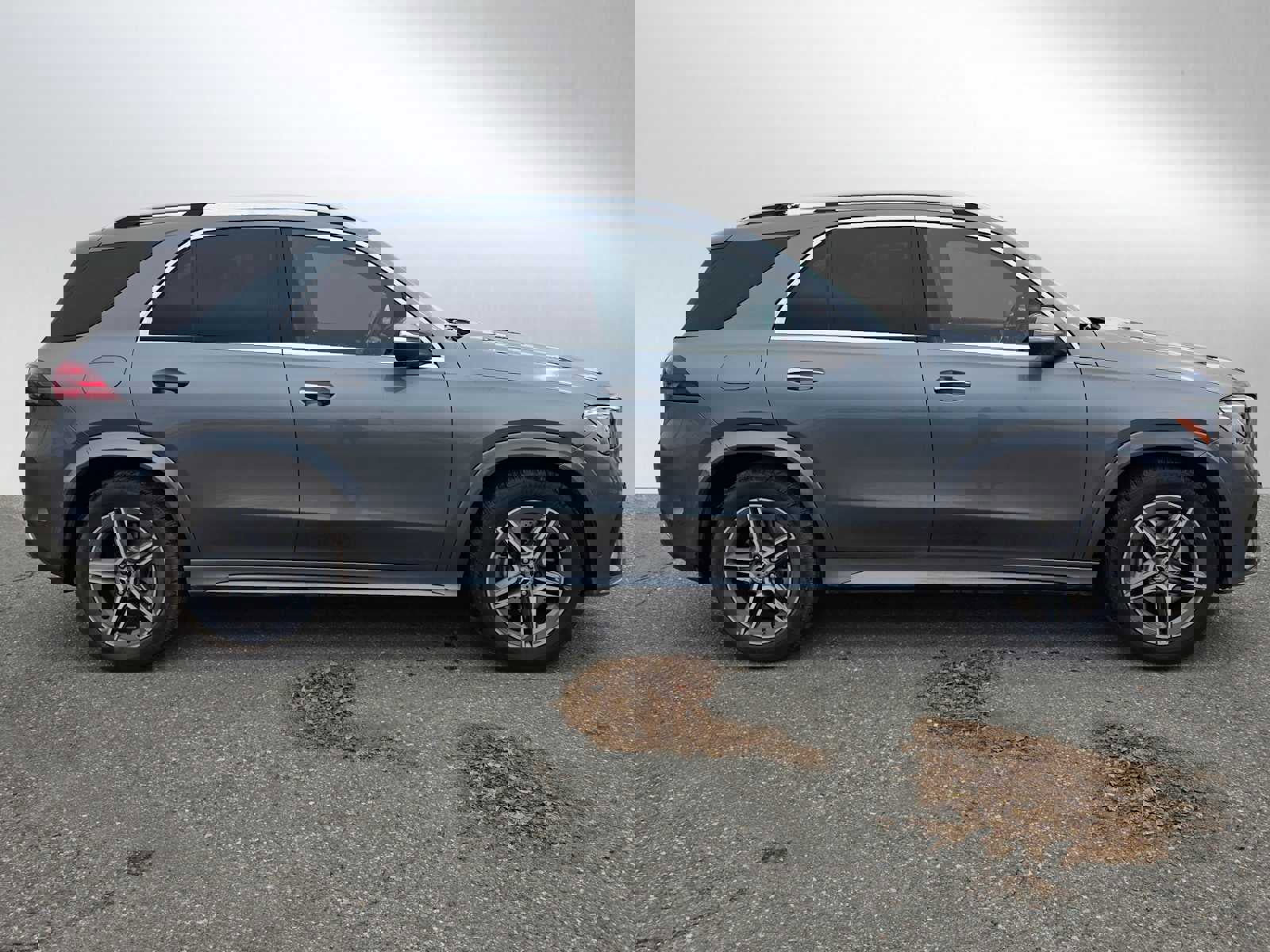 Used 2026 Mercedes-Benz GLE 450e 4MATIC image 2