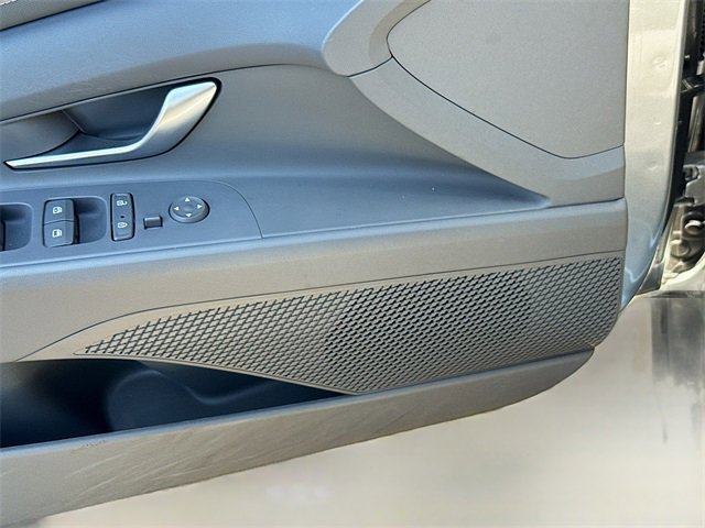 Used 2023 Hyundai Elantra SEL w/ Convenience Package image 18