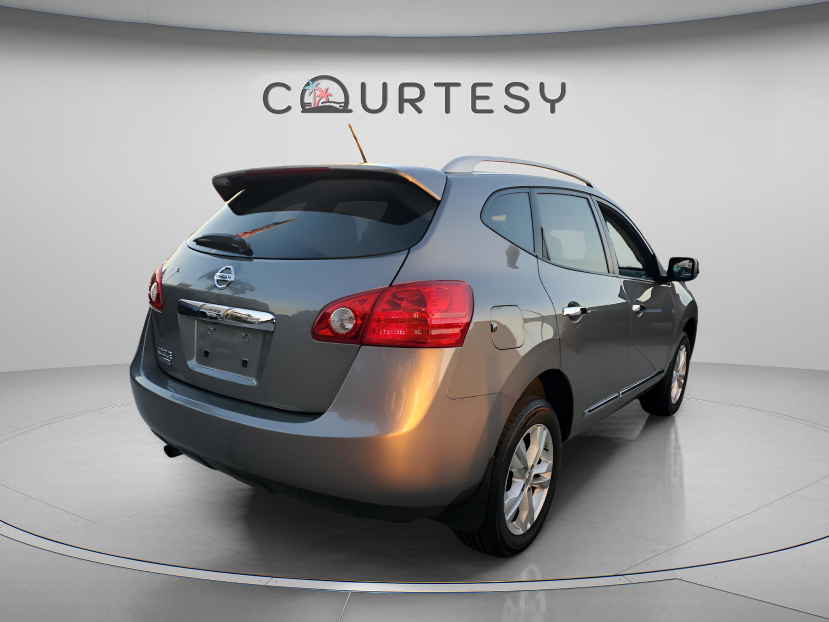 Used 2015 Nissan Rogue S w/ Convenience Package image 3