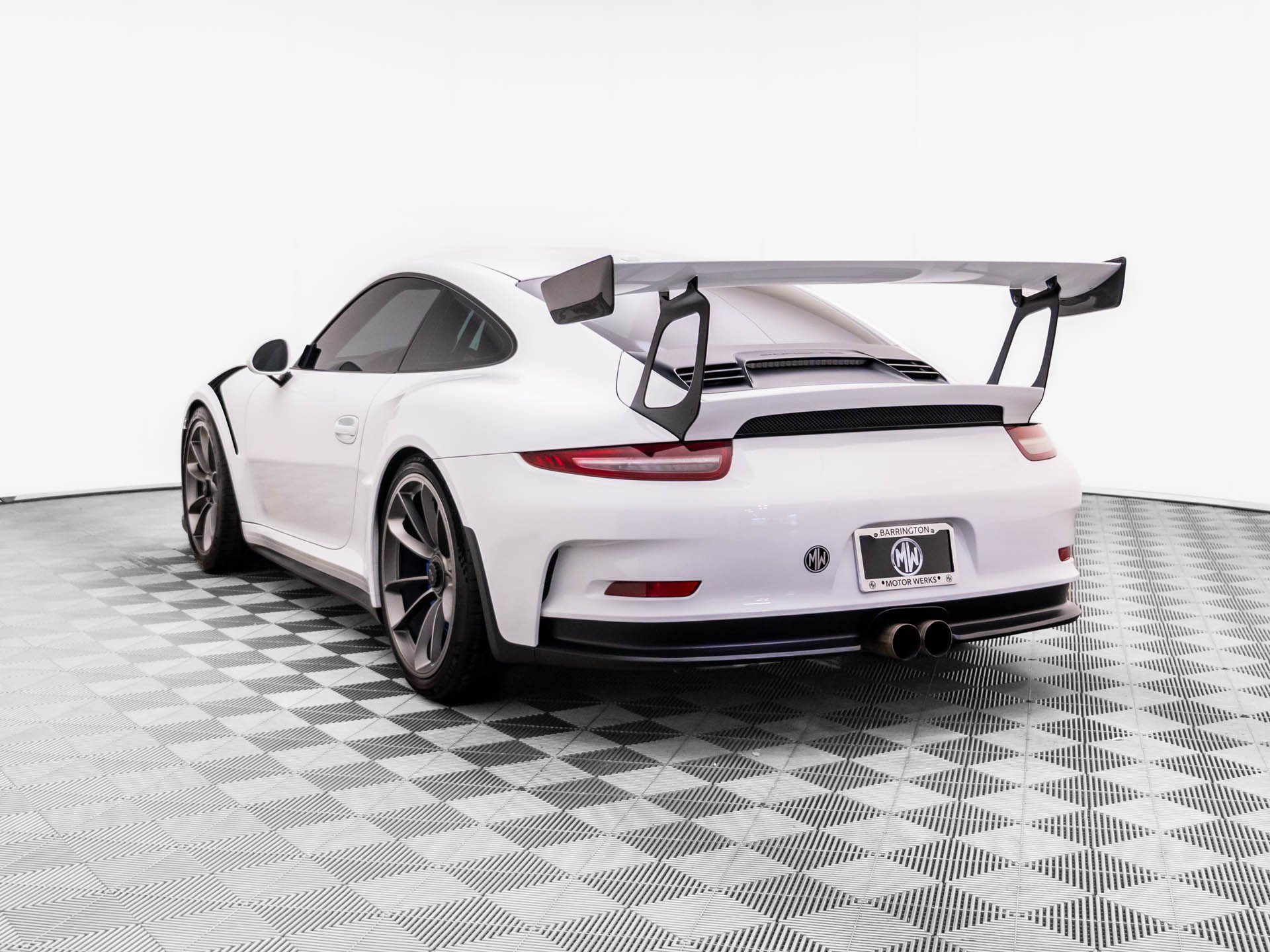 Used 2016 Porsche 911 GT3 RS RWD image 3