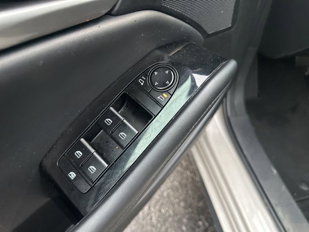Used 2024 MAZDA MAZDA3 s image 29