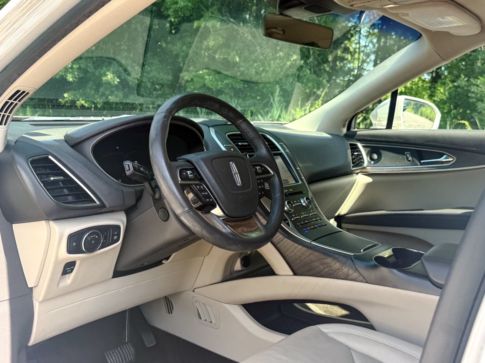 Used 2019 Lincoln Nautilus Reserve w/ Class II Trailer Tow Package AWD/4WD image 15