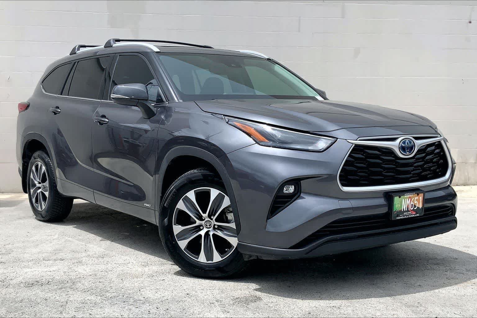 Used 2022 Toyota Highlander XLE AWD/4WD image 21