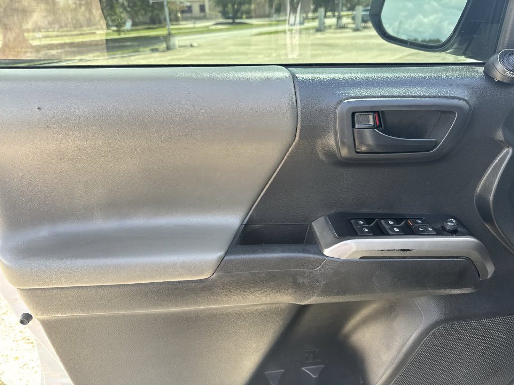 Used 2023 Toyota Tacoma SR5 RWD image 15