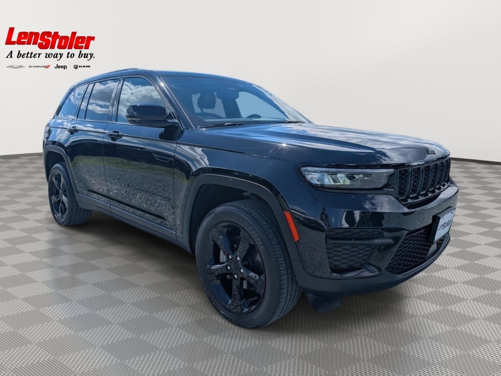 Used 2023 Jeep Grand Cherokee Altitude AWD/4WD image 7