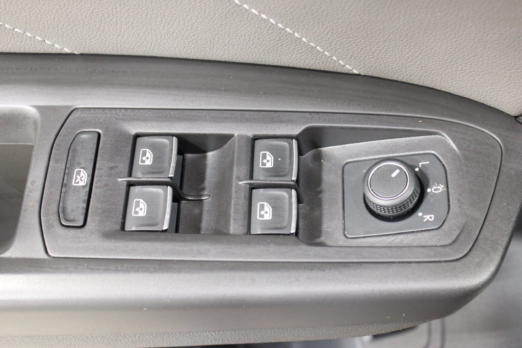 Certified 2023 Volkswagen Atlas Cross Sport SE FWD image 18