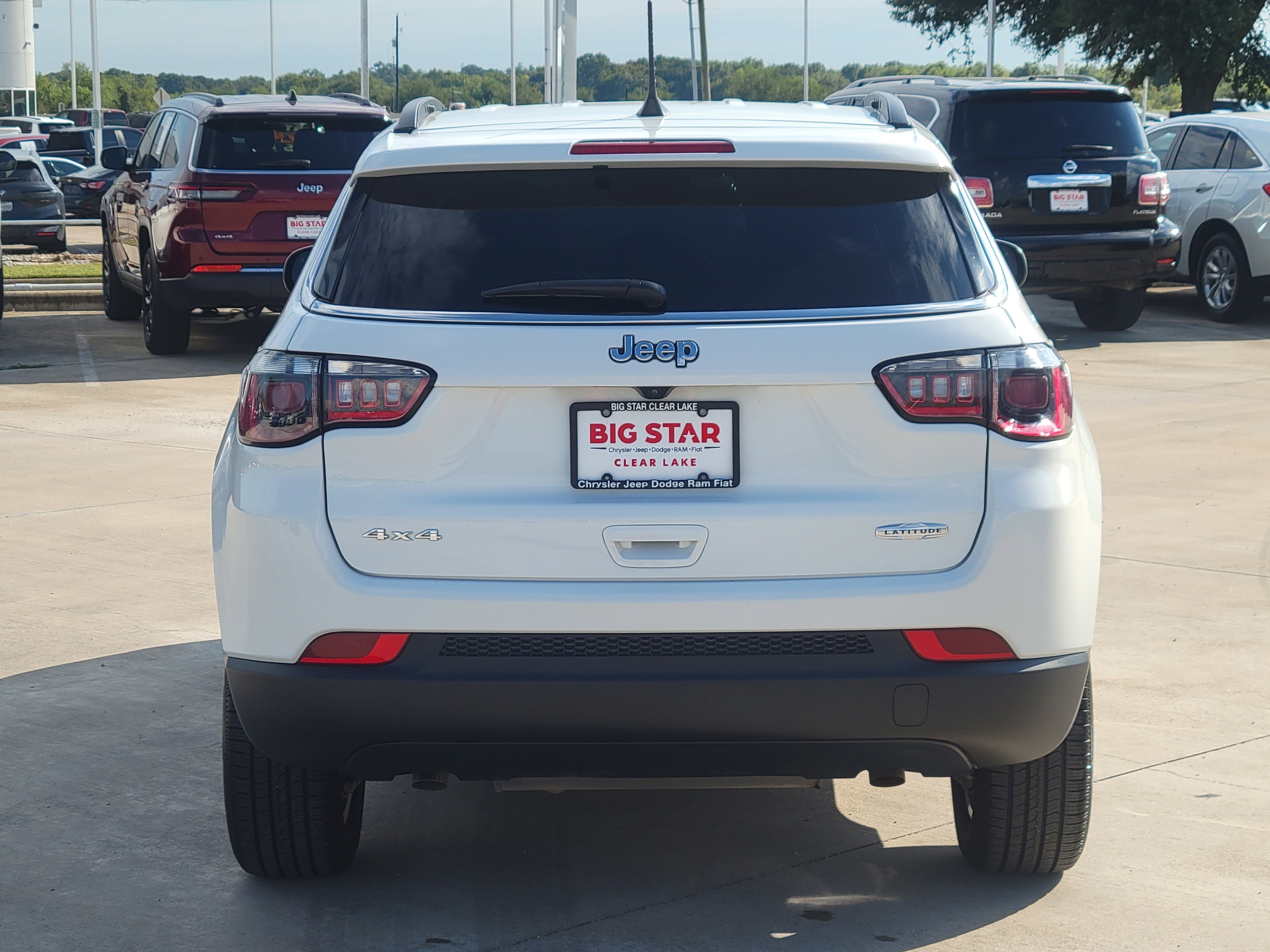 Used 2023 Jeep Compass Latitude image 6