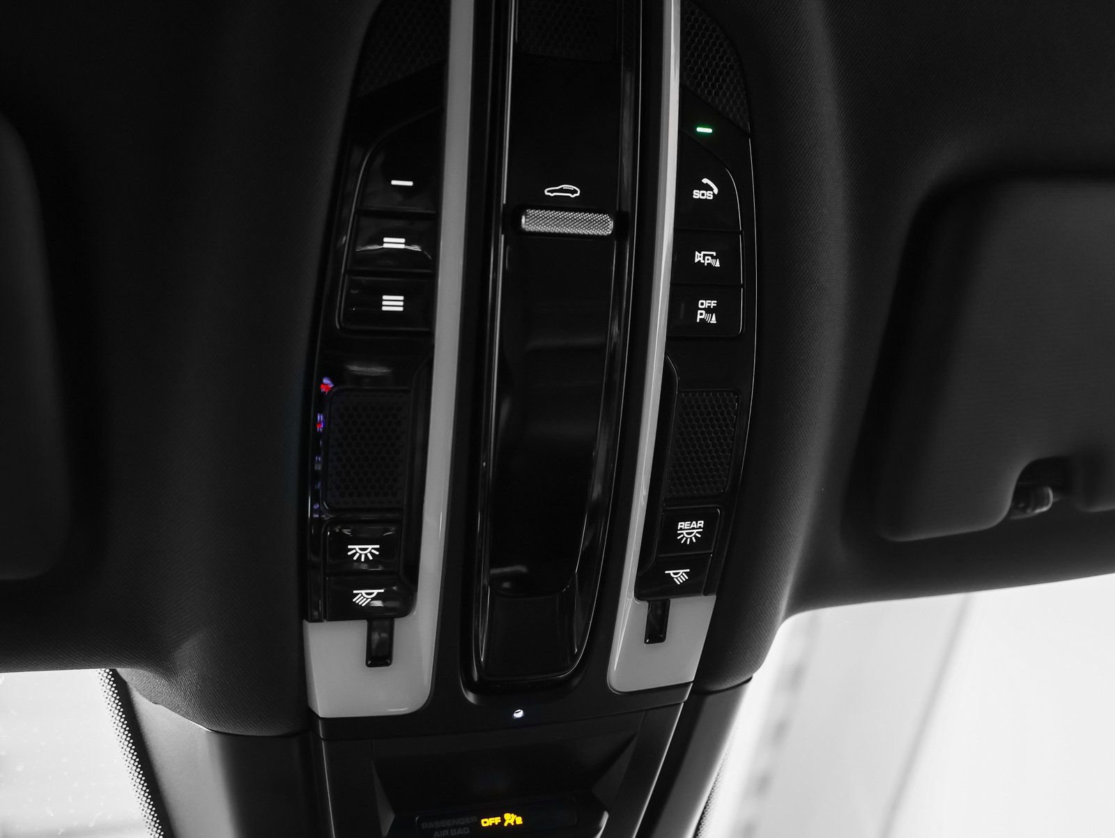 Used 2022 Porsche Cayenne Platinum Edition image 40