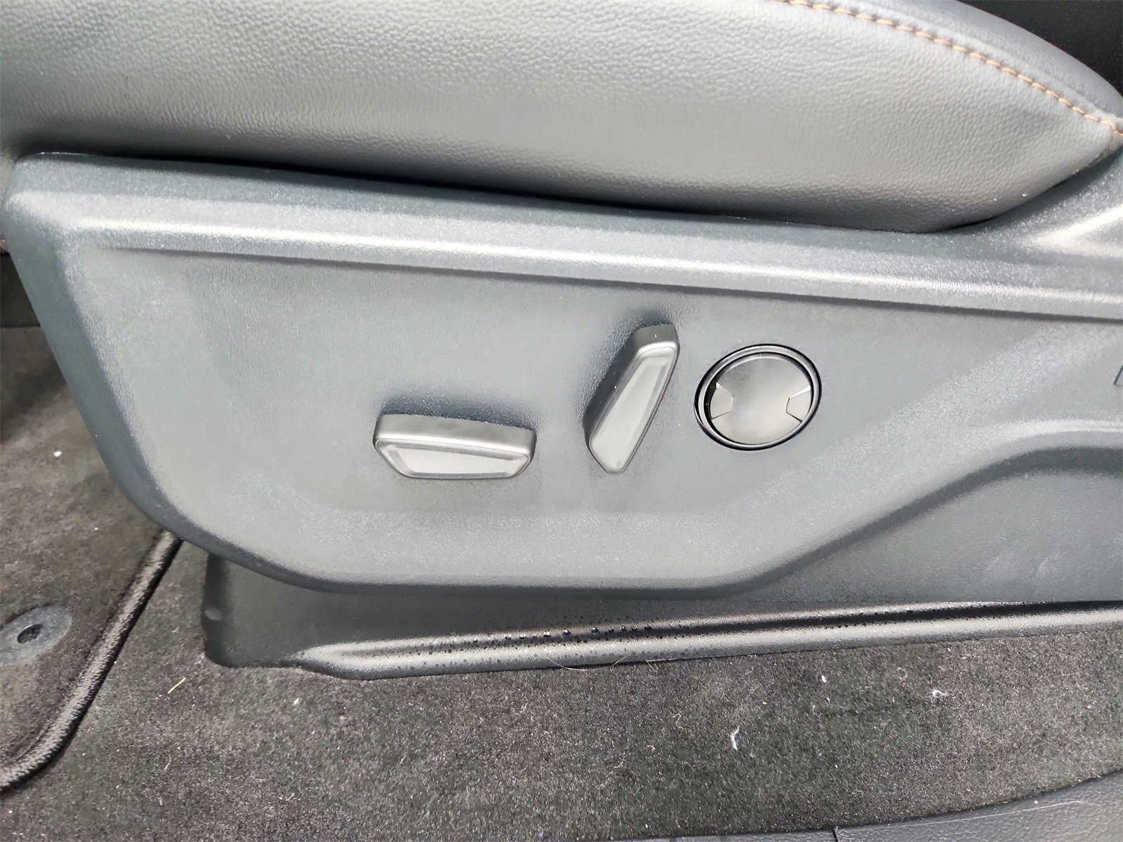 New 2026 Ford F250 Lariat w/ Black Appearance Package image 20