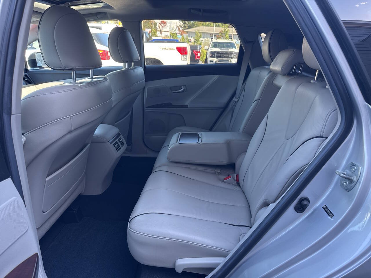 Used 2011 Toyota Venza AWD w/ Comfort Pkg image 17