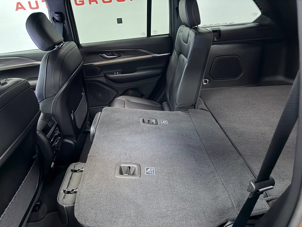 New 2026 Jeep Grand Cherokee Limited AWD/4WD image 40