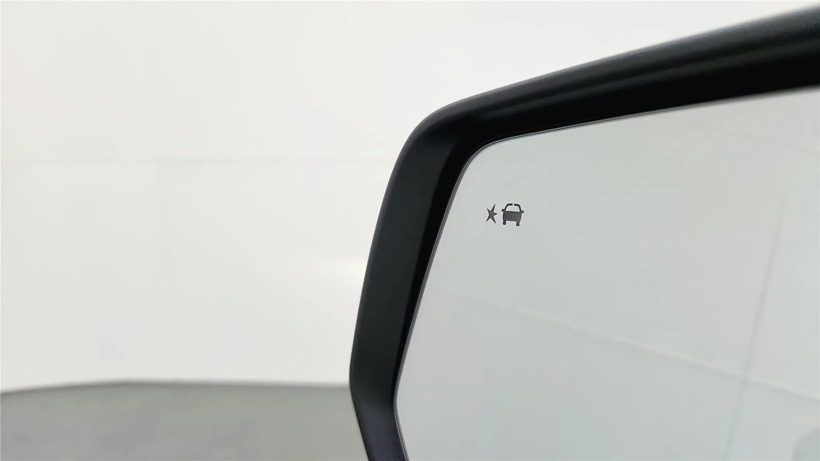 Used 2023 Chevrolet Traverse RS FWD image 49