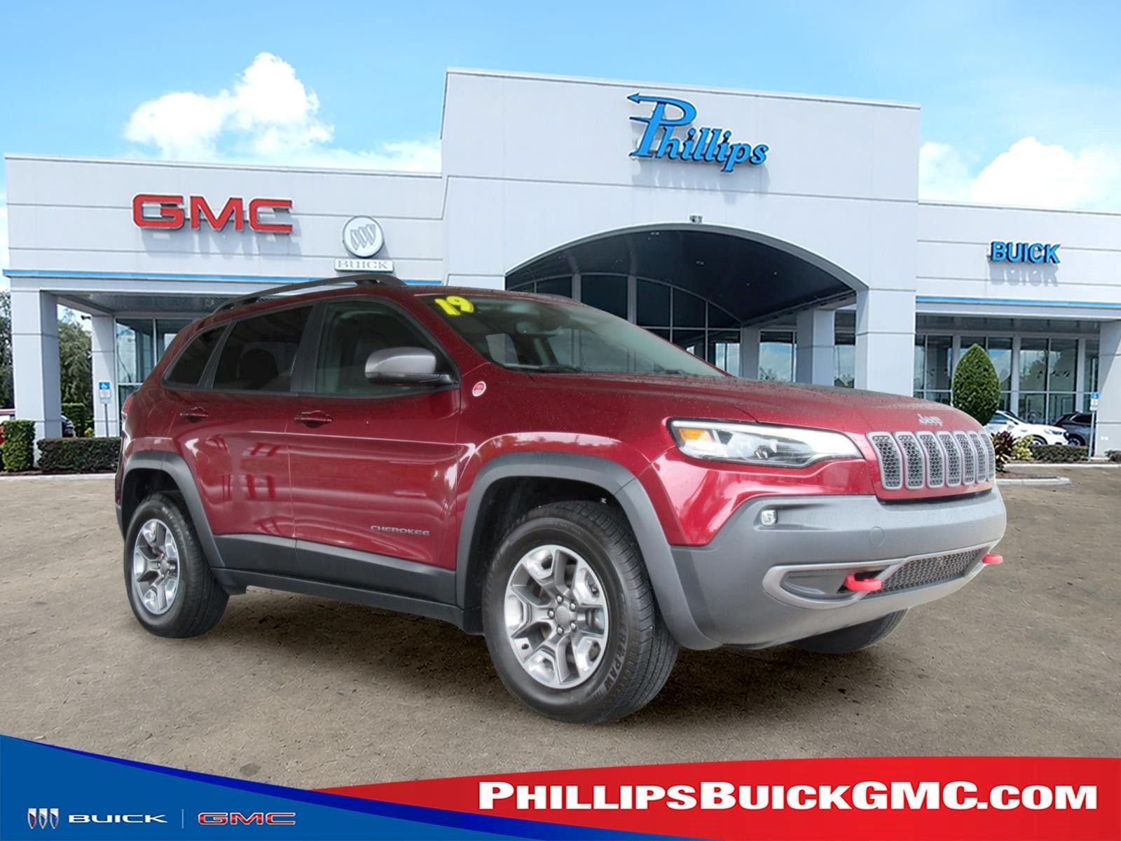 Used 2019 Jeep Cherokee Trailhawk w/ Comfort/Convenience Group AWD/4WD image 1