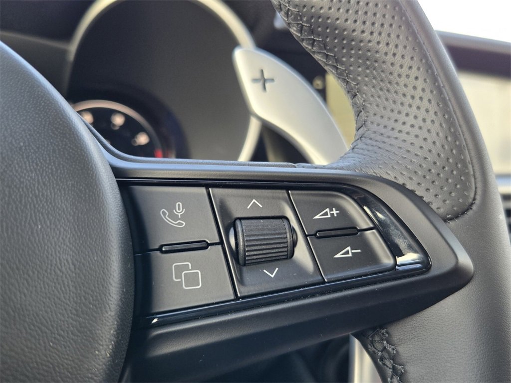 New 2026 Alfa Romeo Stelvio Sprint w/ Convenience Package image 13
