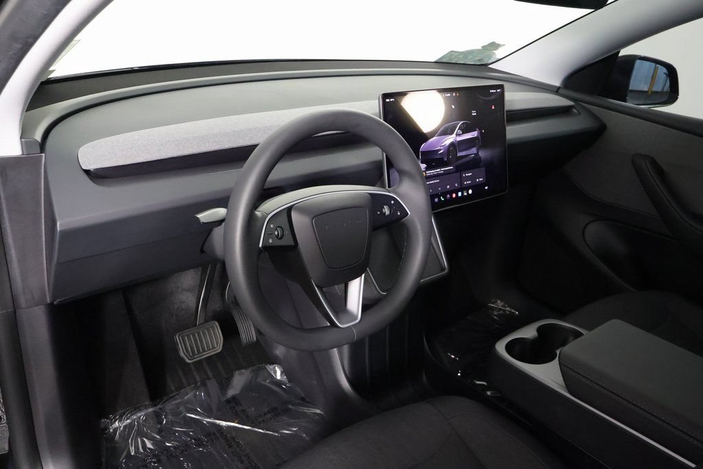 Used 2026 Tesla Model Y 2WD image 7