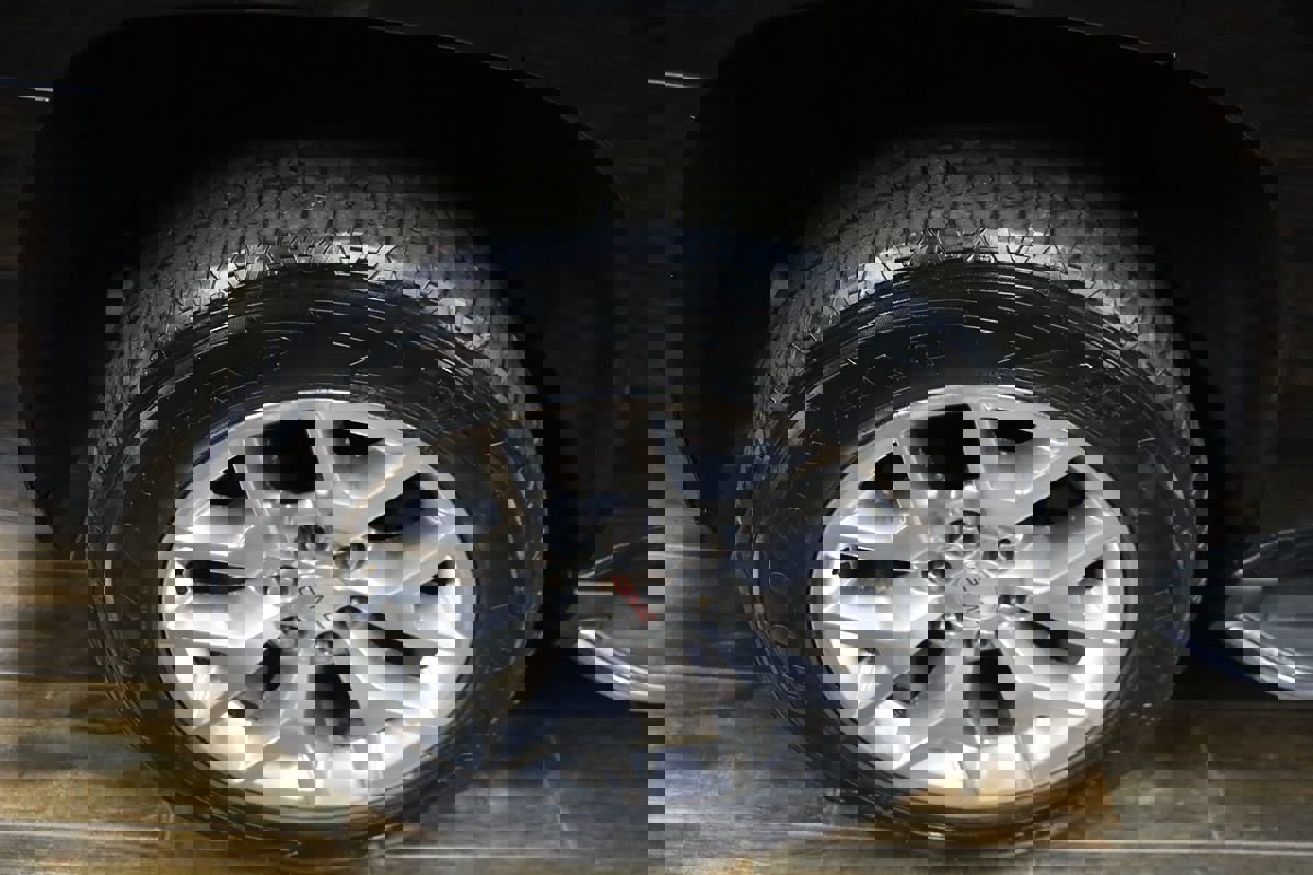 Used 2015 GMC Yukon SLT w/ HD Trailering Package image 29