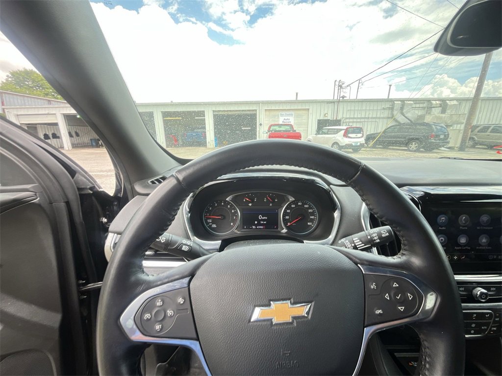 Used 2022 Chevrolet Traverse LT image 14