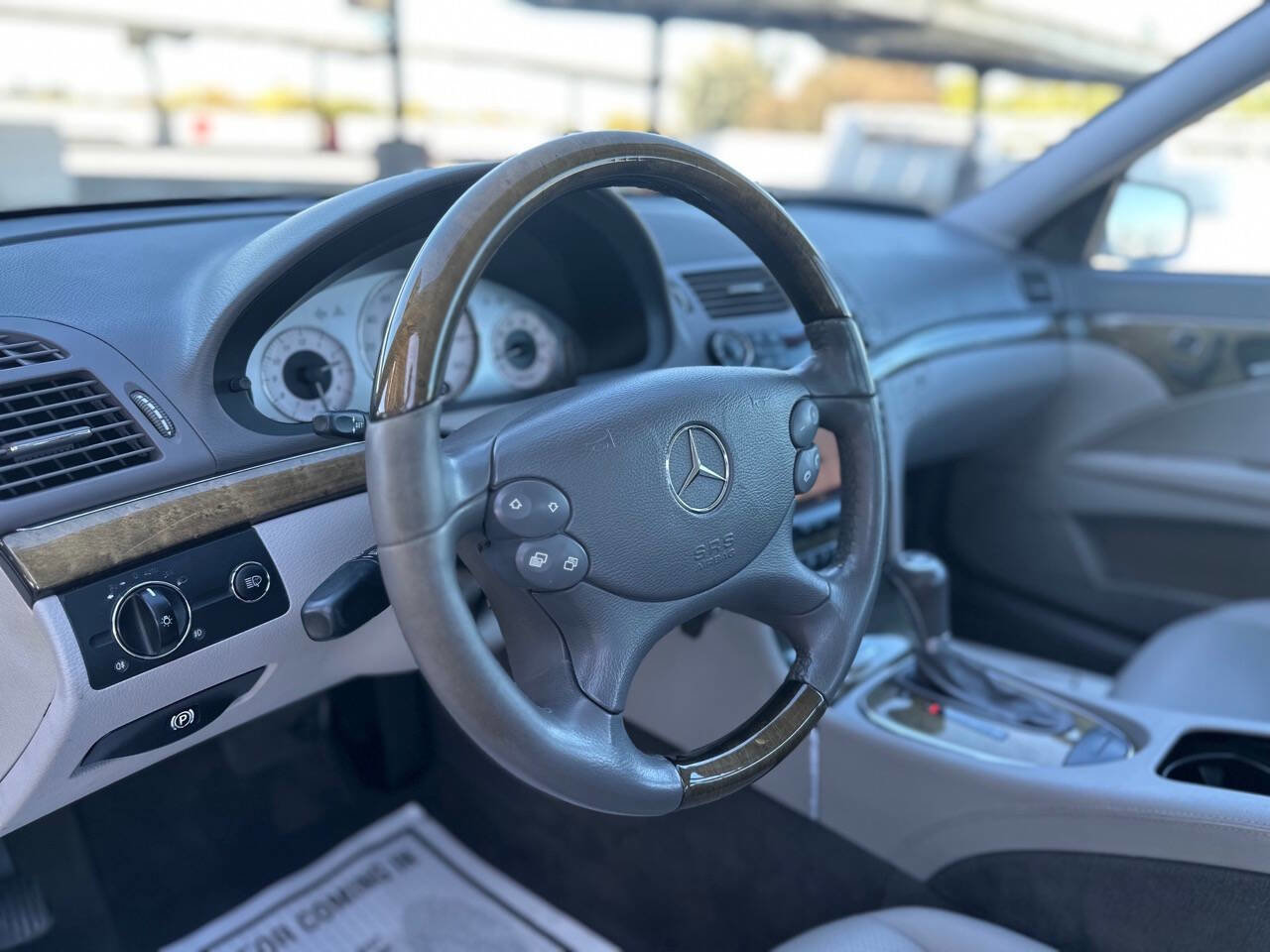 Used 2007 Mercedes-Benz E 350 Sedan image 17