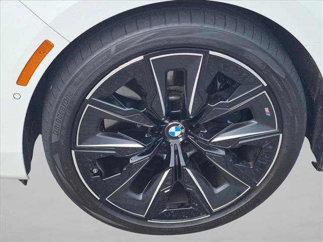 Used 2023 BMW 740i w/ Executive Package RWD image 21