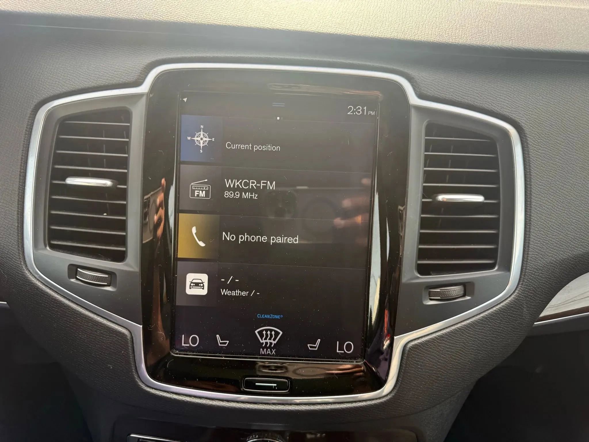 Used 2019 Volvo XC90 T6 Momentum w/ Protection Package Premier image 18