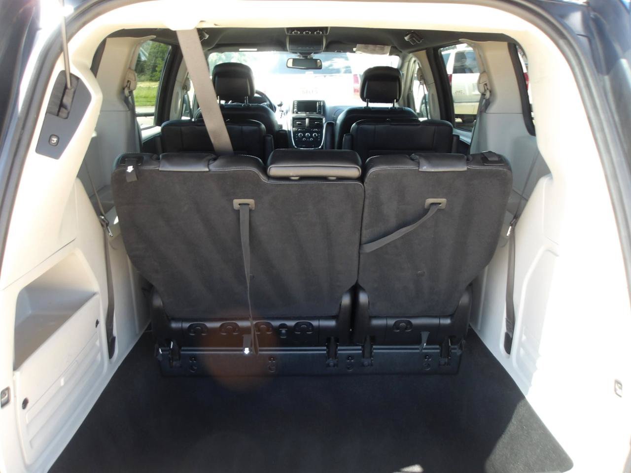 Used 2019 Dodge Grand Caravan SXT FWD image 12