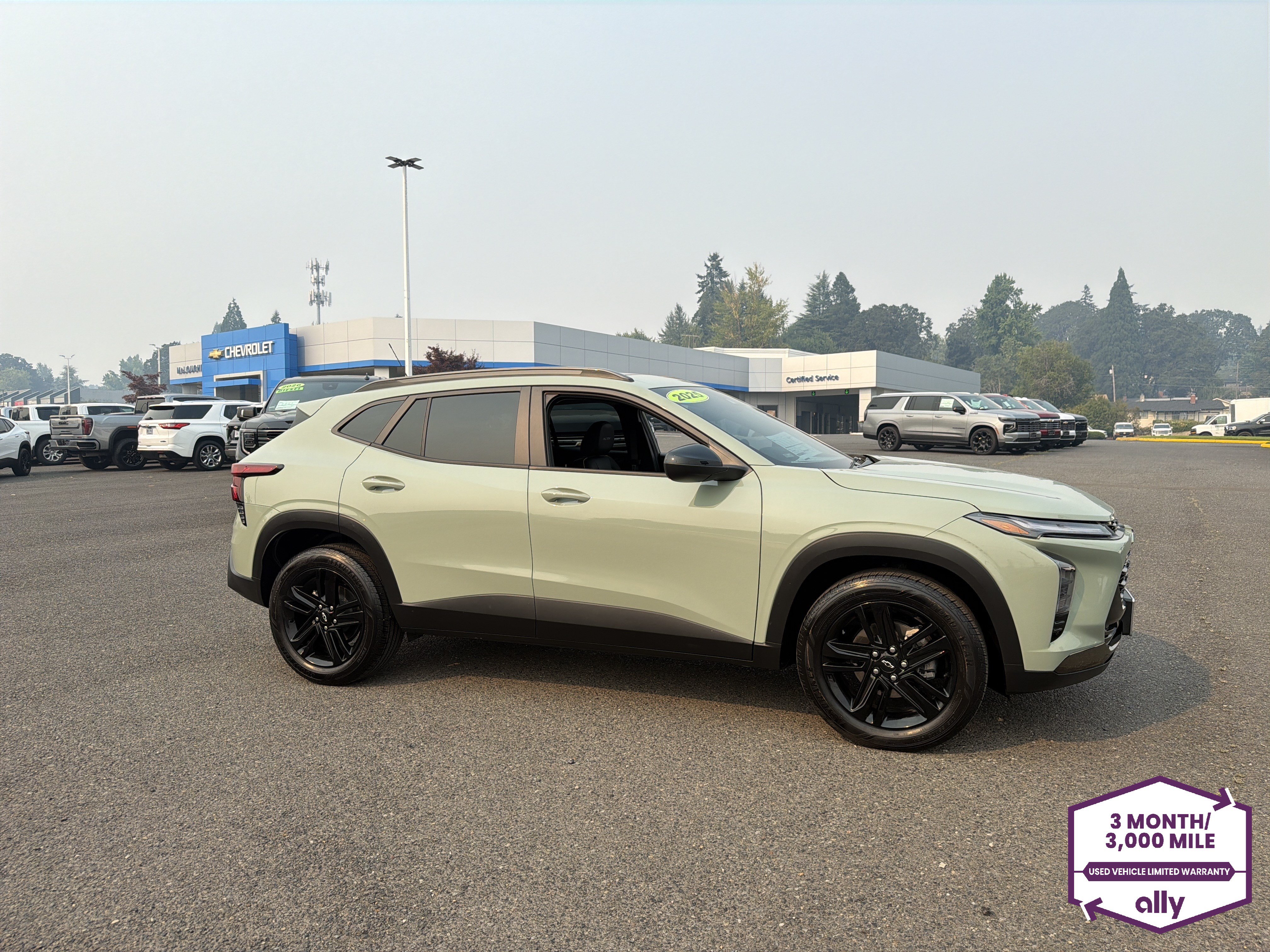 Used 2025 Chevrolet Trax ACTIV w/ Sunroof Package FWD image 7