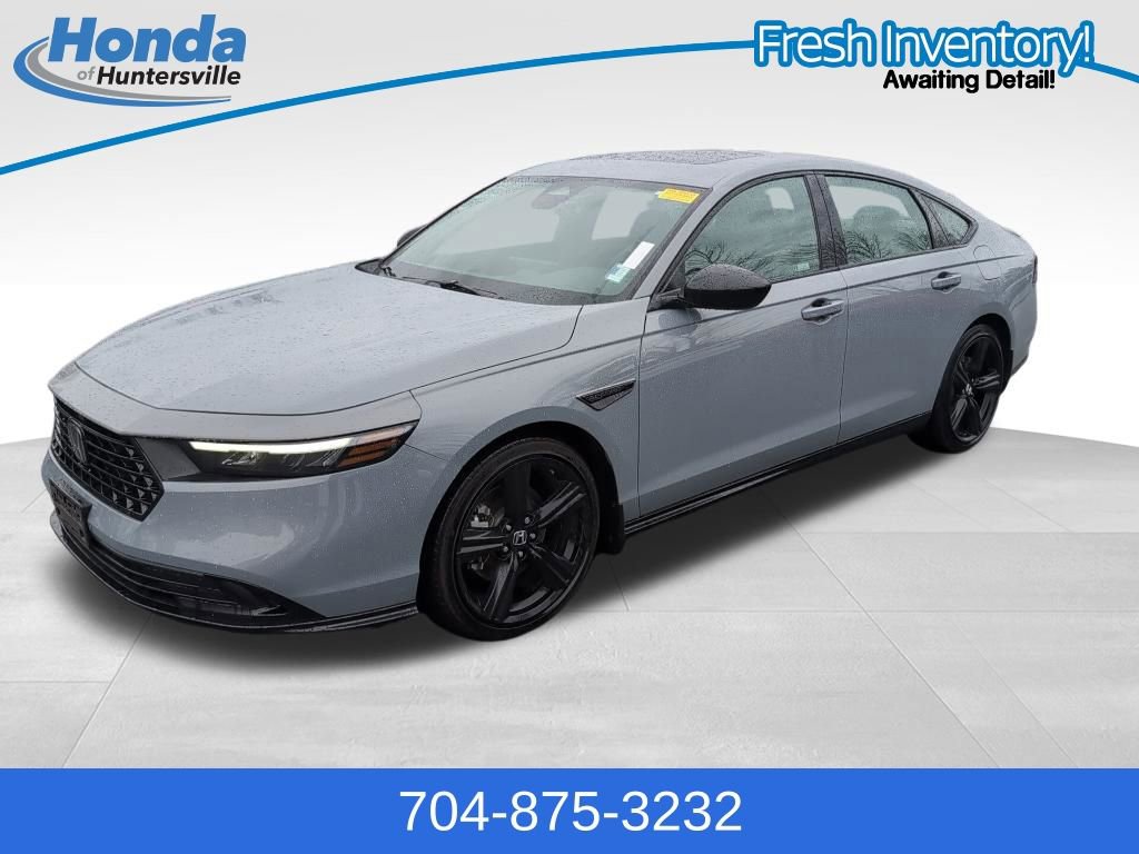 Used 2023 Honda Accord Sport image 4