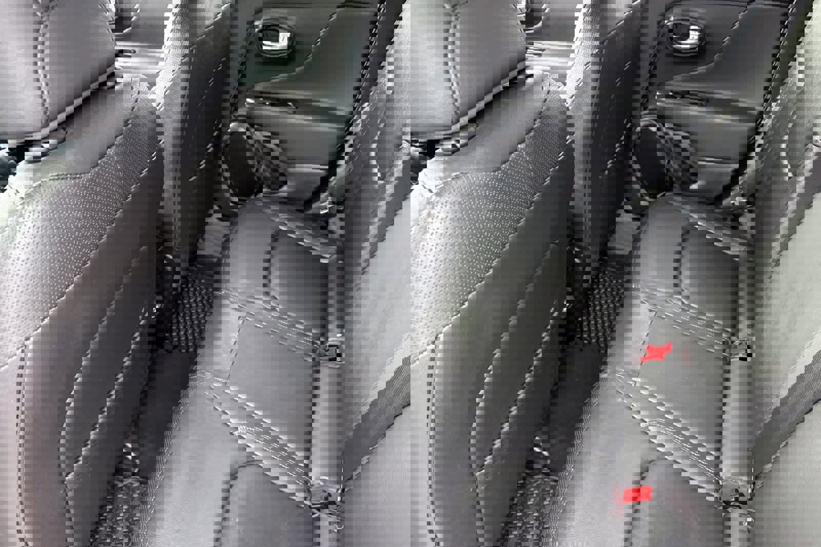 Used 2023 Jeep Renegade Limited image 4