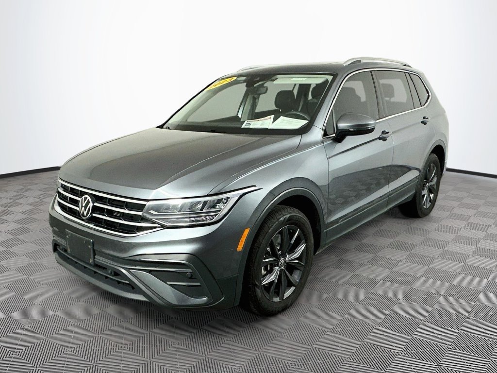 Used 2023 Volkswagen Tiguan SE w/ Panoramic Sunroof Package FWD image 5