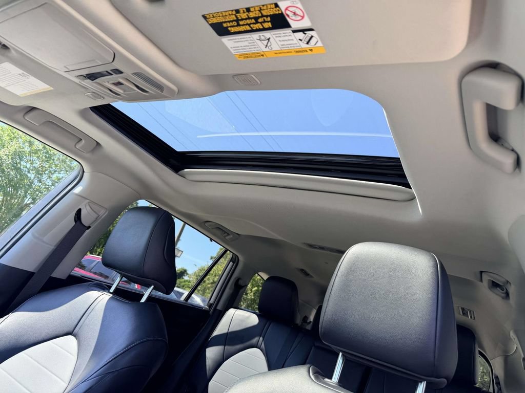 Used 2025 Toyota Highlander XLE AWD/4WD image 20