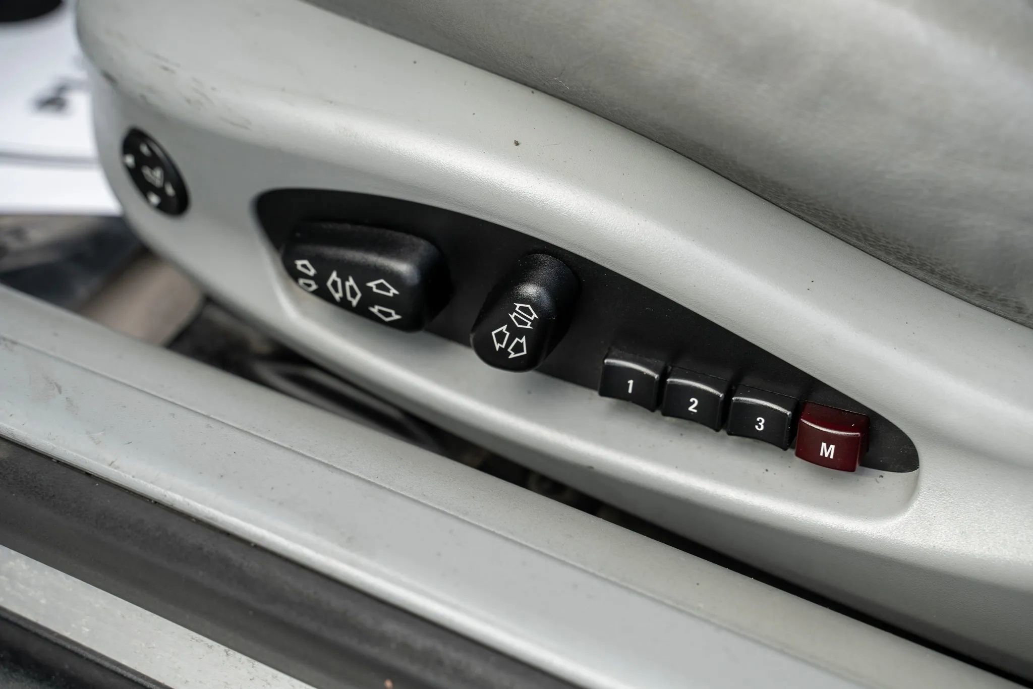 Used 2005 BMW 330Ci Convertible RWD image 14