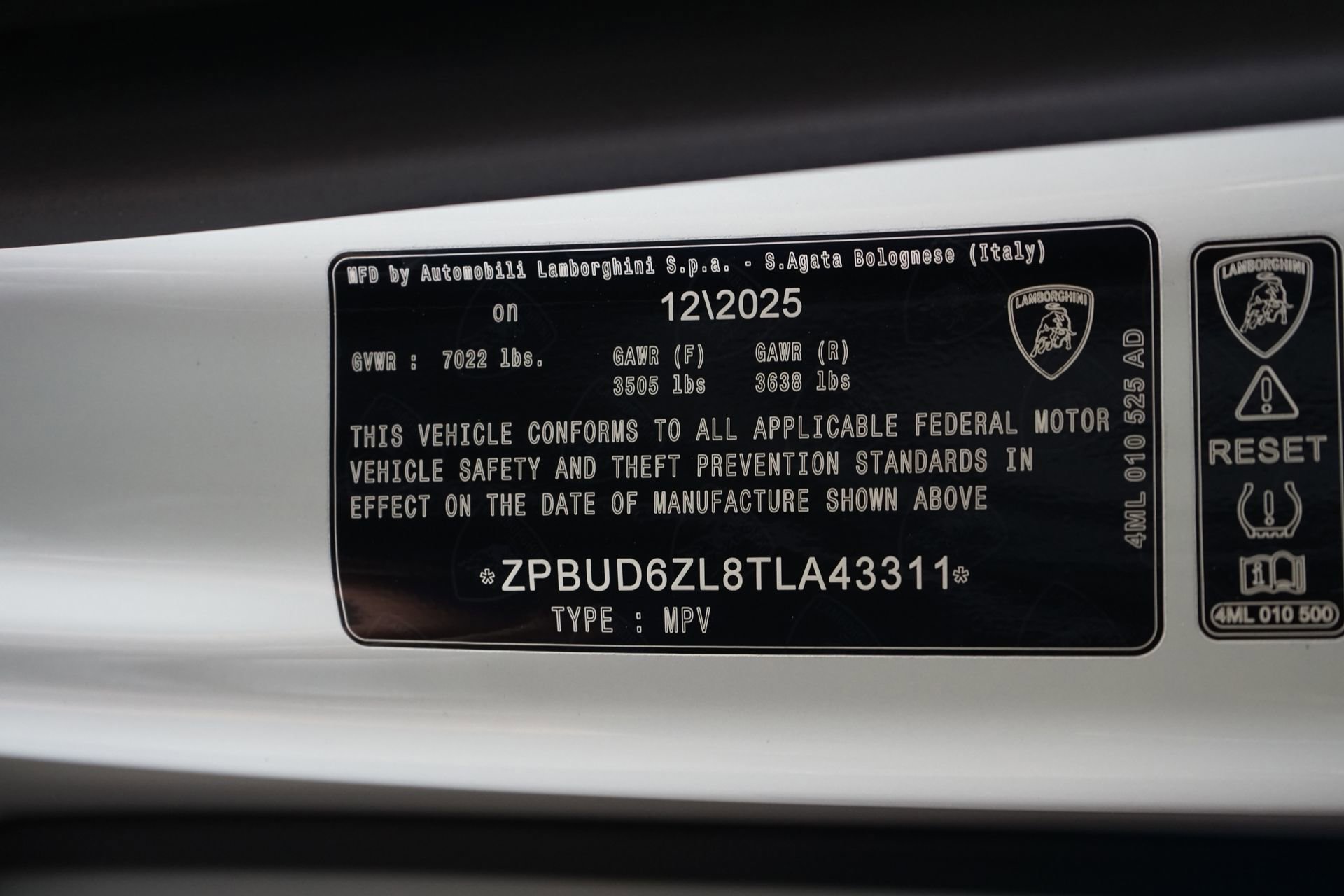 Used 2026 Lamborghini Urus SE image 38