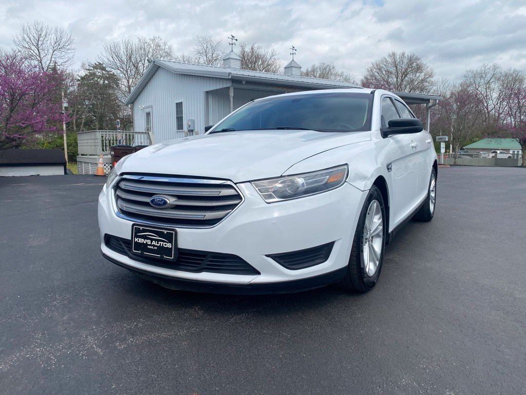 Used 2015 Ford Taurus Limited FWD image 1
