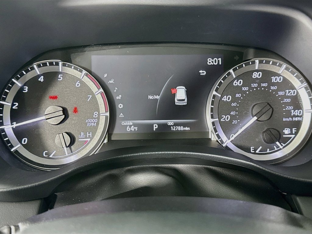 Used 2024 Toyota Highlander XLE FWD image 13